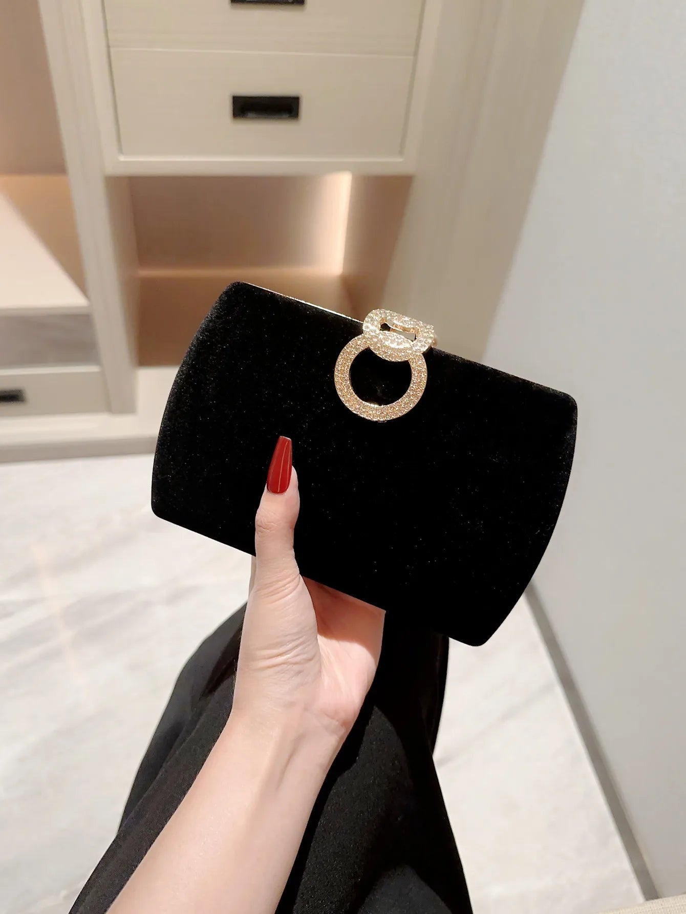 Midnight Velvet Clutch – La Nella Paris Glamour