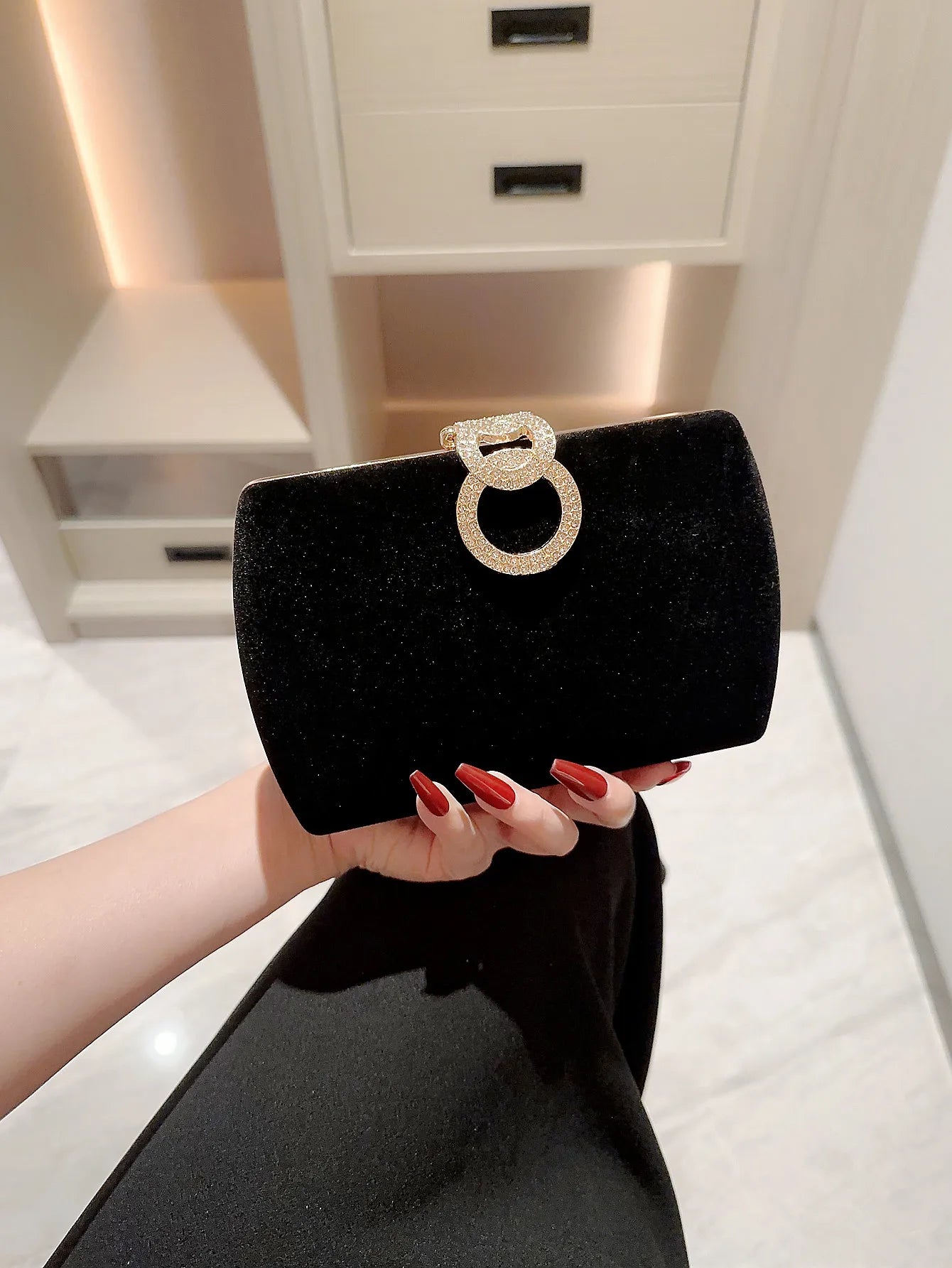 Midnight Velvet Clutch – La Nella Paris Glamour