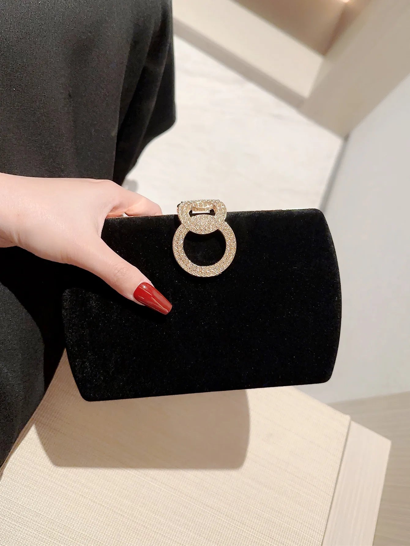 Midnight Velvet Clutch – La Nella Paris Glamour