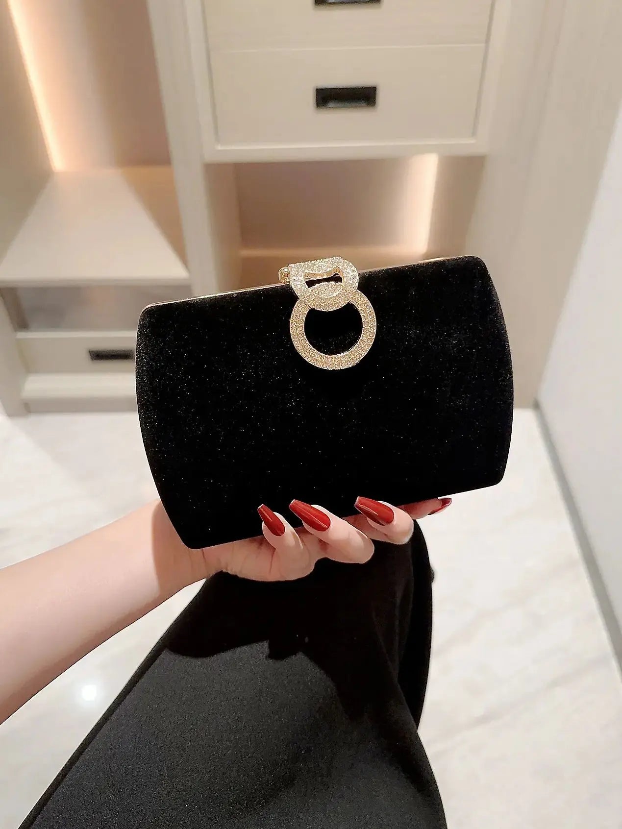 Midnight Velvet Clutch – La Nella Paris Glamour